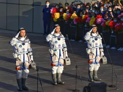 青島空壓機祝賀神州十二號載人飛船發射成功！